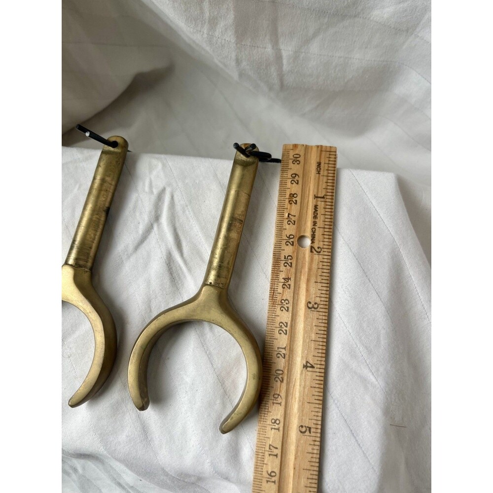 ~2~ Vintage Rowboat Oar Locks Bass or Bronze MATCHING SET OLD ANTIQUE 5" BOAT - Picture 5 of 6